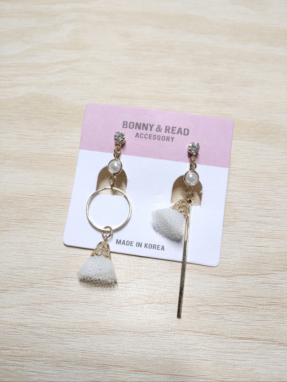 [NEW] Asymmetrical Gold & White Tassel Clip-On Earrings
